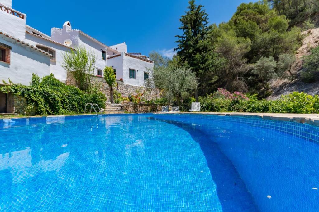 פריחיליאנה Casa Rosa, Con Encanto Y Piscina Climatizada מראה חיצוני תמונה
