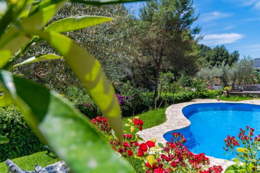 פריחיליאנה Casa Rosa, Con Encanto Y Piscina Climatizada מראה חיצוני תמונה