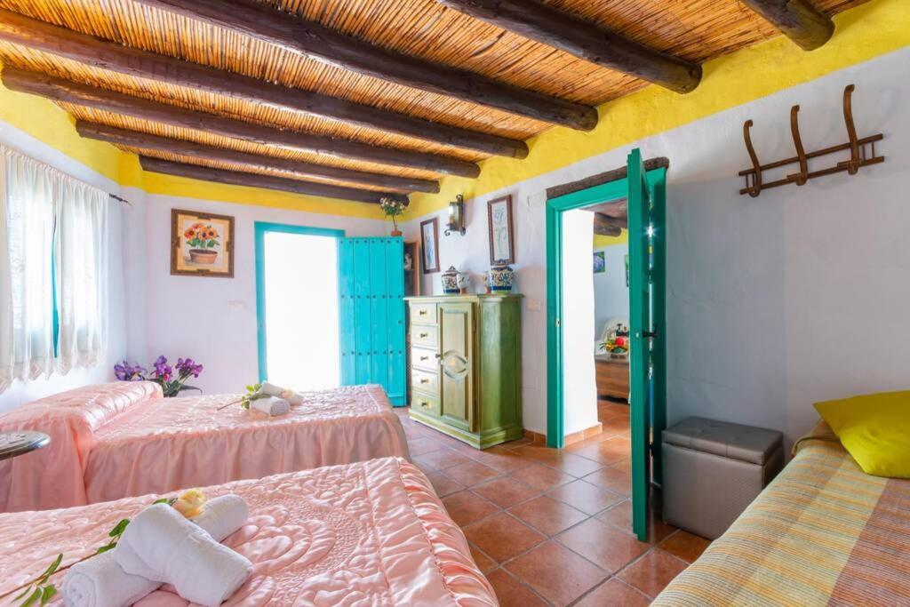 פריחיליאנה Casa Rosa, Con Encanto Y Piscina Climatizada מראה חיצוני תמונה